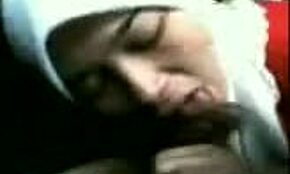 Arap Fahişe Özel POV'da Dev Yarrağı Emiyor