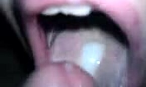 لقطات قريبة شديدة لجلسة ديبثروت جامحة مع زب كبير!