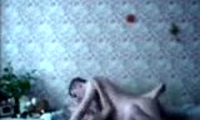 זוג רוסי חובב מזדיין חזק בדירה