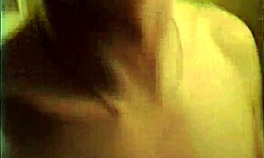 Vi esse soldado tarado foder uma mina bêbada forte no banheiro sujo