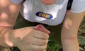 Jogging-ul suge adânc pe traseu de drumeție POV - CandyCourt