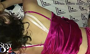 Bu mor satenli Fransız fahişenin sakso ve kıç yalaması kirli konuşmayla beni deli ediyor