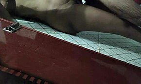 هانيف وأدوري، عايزين تشوفوا أحلى نيك في الدش مع فتاة بنغالية 18+؟