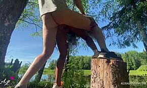 Láttál már amatőr pár vad kutyaállásos és lovagló szexét szabadtéren nyaraláson?