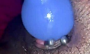 Milf se masturbira samo za mene, tako intenzivno