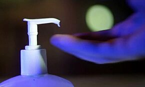 Ibu tiri Crystal Clark bantu hormon nakal di bilik tidur! Bahagian 2 kejutan seks?