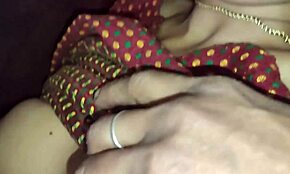 印度美女Sakshi著名硬肏内射快速炮