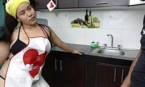 เพื่อนรูมตัวนี้เงี่ยนมาก อยากเย็ดก่อนออกไปข้างนอก ยอมไหม?