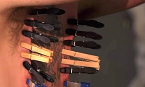 เกย์หนุ่มยอมจำนนทนเครื่องหนีบของนายในพันธนาการ