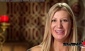 Şanslı Adamlar Sıcak Esmer Milflerle Çılgın Swinger Partisinde Başarır