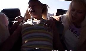 Gemelle Milton dita da una calda lesbica 18+, vuoi vedere di più?