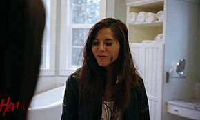 Allherluv Com - Vista previa de Calamity de tribbing y juego oral en piscina lesbiana.