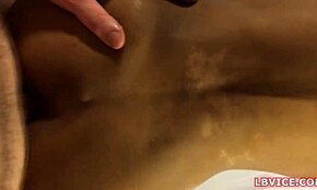 amatööri thai ladyboy Jame saa pov-huilun ja anaalin monster-kyrvällä, käsiraudoissa. 😈