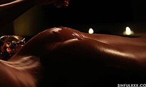 Kehys kehykseen kosketus öljytetyllä hieronnalla ja kuumalla koskettelulla!