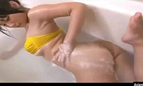 สาวเมดเอเชียนมโต วัยรุ่น18+ อาบน้ำร้อนๆ อยากร่วมด้วยมั้ย?