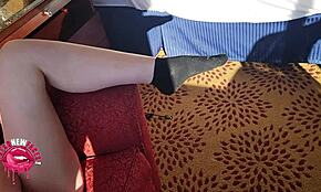 אני כל כך עצבני לראות את הנערה הביישנית מקבלת פייסל שחור קיצוני אחרי נחנקת חזק