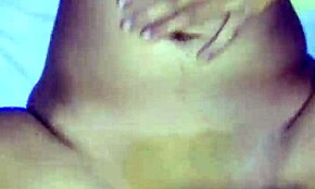 Όμορφη Ινδή μωρό ικετεύει τον φίλο της να γαμήσει σκληρά την πούτσα της