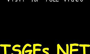 ผู้ชายหื่นกระแทกก้นแน่นของสาวสองเพศแรงๆ