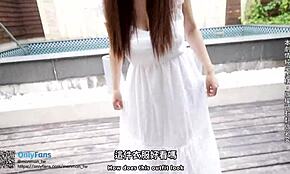 Cuplu din Bangkok își arată sânii mari în clip amator acasă