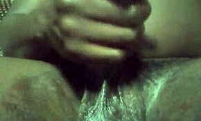 Twinks africanos adolescentes se masturban en casa llevando a corrida de polla monstruosa