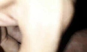 Rencontre torride d'une ado vietnamienne 18+ se terminant par une éjaculation désordonnée.