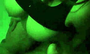 Videli ste už facovú cumslutku, ktorá zvláda také veľké nálože v kompilácii?