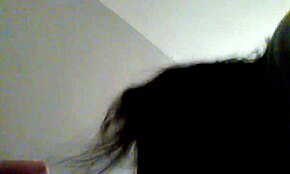 Latynoska amatorka żona opanowuje głębokie gardło, jej buźka to czysta sztuka