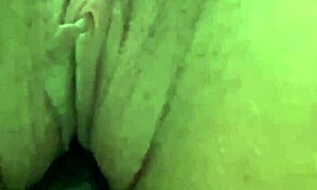 Horúca vysokoškoláčka ma dráždi dotýkaním sa seba... wow 😍