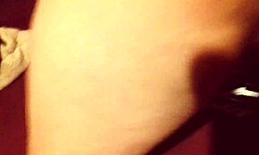 Je ne résiste pas à toucher le cul de ma belle-fille pour une fin sauvage