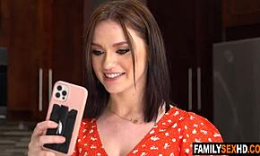 Bror KNALDER stedssøster lige foran kæreste