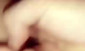 Suami jilat dan ngewe memek berbulu mommy