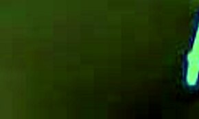 Babes peleando lamen y meten dedos en coños en partido caliente