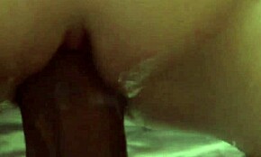 클로즈업 처녀 보지 문지르고 비벼서 흘러내리는 크림파이