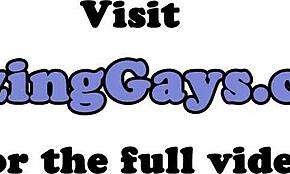 Gay 18+ twinks verkennen studentenkamer verlangens met hete blowjob en kontspel