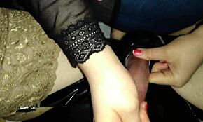 Ε, δες αυτό το ζευγάρι που κάνει άγρια παιχνίδια σεξ με strapon και latex