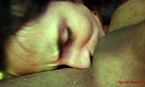 صديق ينيك مؤخرة صديقته الضيقة بقوة ثم يقذف في فمها منزلي