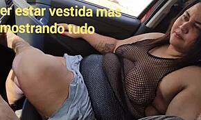 Мэри Баттерфлай хвастается большими сиськами в публичной поездке на машине с мужем