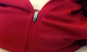 Wanita Matang Pamer Tetek Alami dan Memek Terbuka dalam Pertunjukan Fetish Rumahan