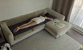 MASAJISTA PERVERTIDO PILLADO EN CREAMPIE EN CÁMARA - CANDICE DELAWARE