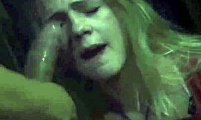 Teen v drsnom doggy bondage