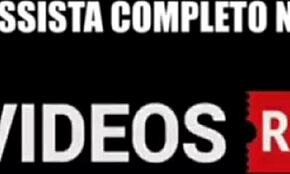 Quando a esposa do amigo acordou, eu já tava fundo dentro do corpinho apertado dela.