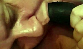 BBW žena daje najlonasti oral amaterskemu možu