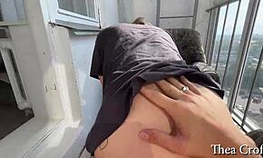 סקס ביתי אמיתי עם חברה צעירה עם תחת גדול שרוכבת