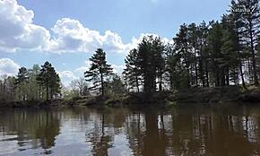 Yo, gledaj Natashu kako se skida na splavu, jebeno vruće