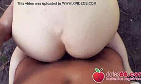 Дразнящая подросток красотка Лили Рэй трахается на улице в прекрасный летний день