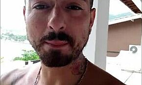 Jeg og Lunna Vaz smøg oss til balkongen under festen. Vi hadde vill sex mens det pågikk