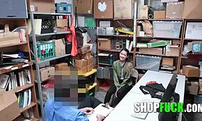 Îmi place să fut mai mult decât să fur ca târfă sexy