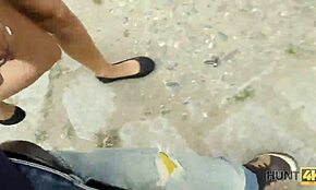 Мамка му! Виж как Liliane я чукат за пари в обществен парк!