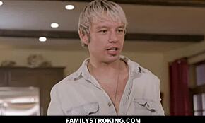 Familystroking - สาวบลอนด์เล็ก 18+ Scout ล่อลวงพ่อเลี้ยงและพี่ชายแท้ๆ เพื่อเงิน - Athena Fleurs