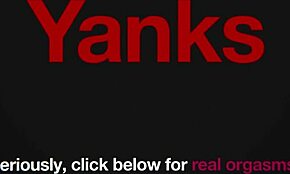 Milf Dawn Etekaltı Kendini Parmaklıyor, Kıvırcık Saçları Sıçrayarak Vahşi Orgazm